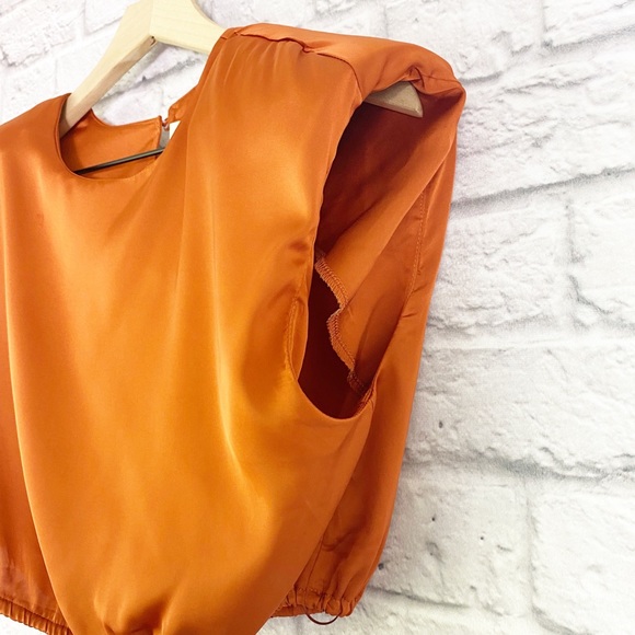 Superdown Renee Crop Top in Rust - Picture 7 of 10